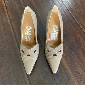 Salvatore Ferragamo women’s heel good con 6.5 C